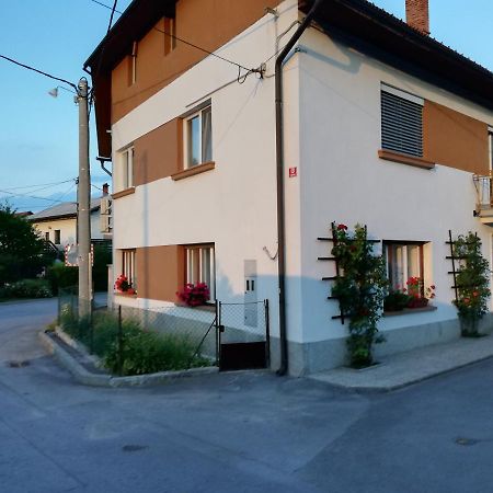 Bed and Breakfast Sobe Sabec à Postojna Extérieur photo